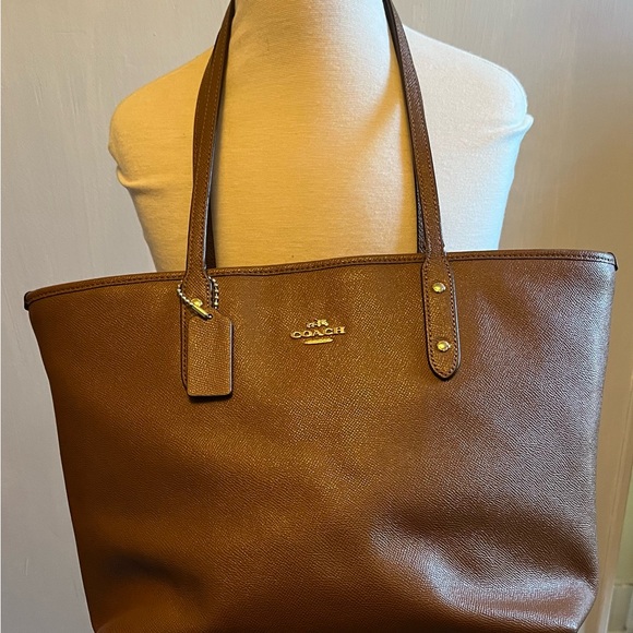 Coach Crossgrain Leather City Zip Top Tote Handbag Taupe - Picture 2 of 9